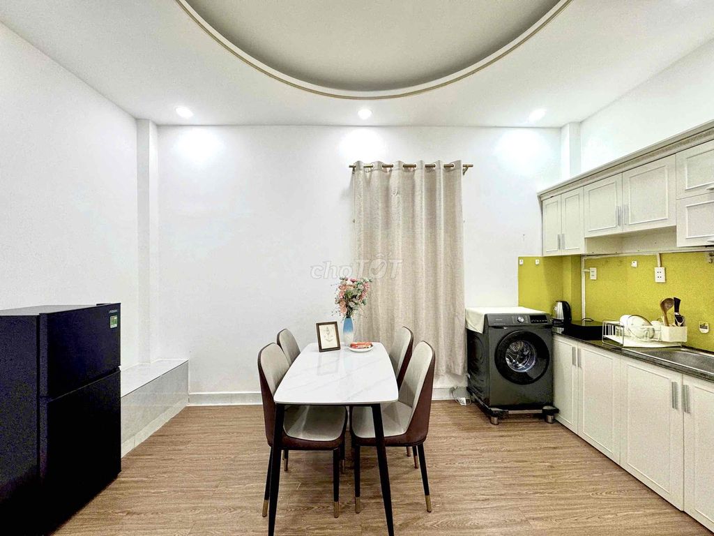 Rent a kitchen room with a full-cleaning machine at Lê Văn Sỹ District 3.