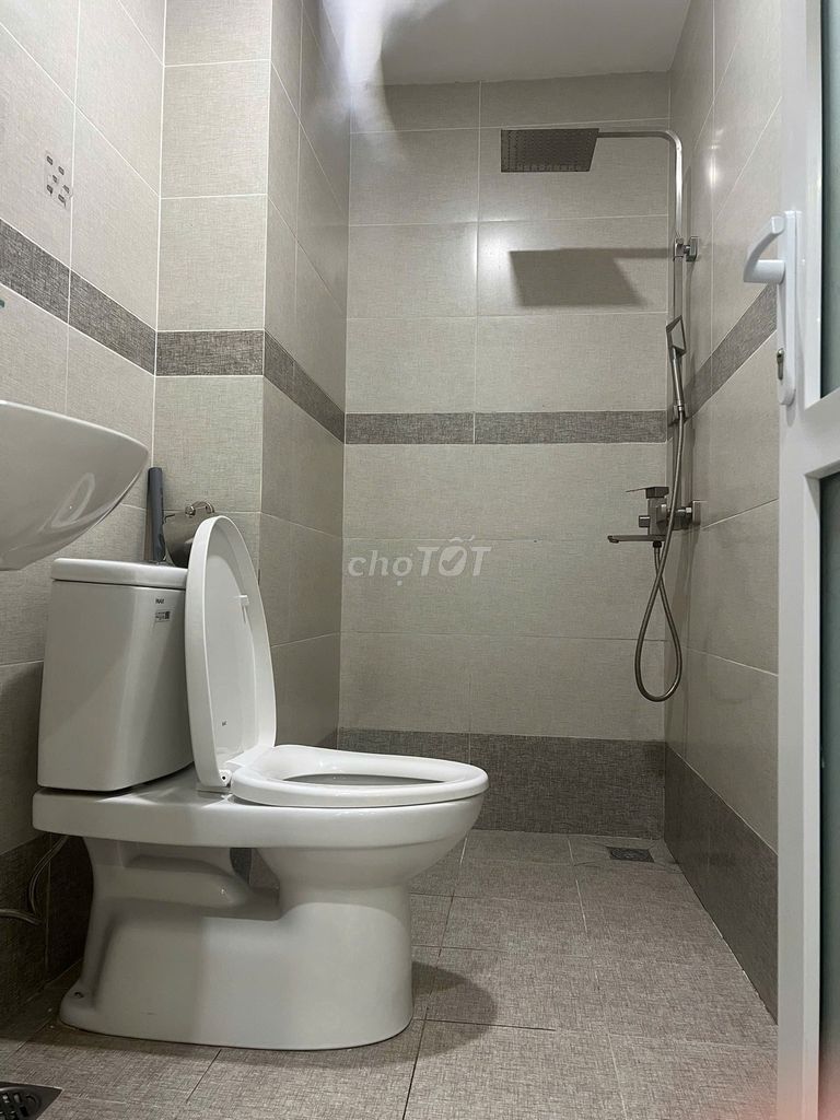 Rent C/c CTL Tower, Dương Thị Giang-Bad Room 2 rents 8 million a month