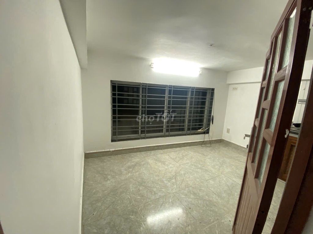 New building room 5-- from 2 million ENYA near the medical university, professor, kran