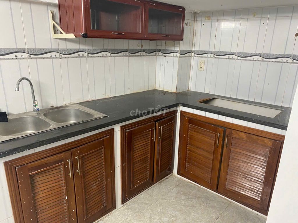 New building room 5-- from 2 million ENYA near the medical university, professor, kran