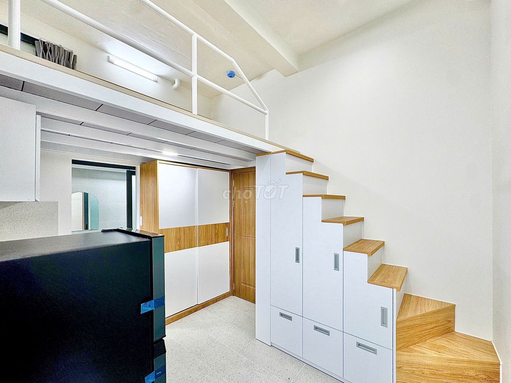 Advanced room_right next to metro peace