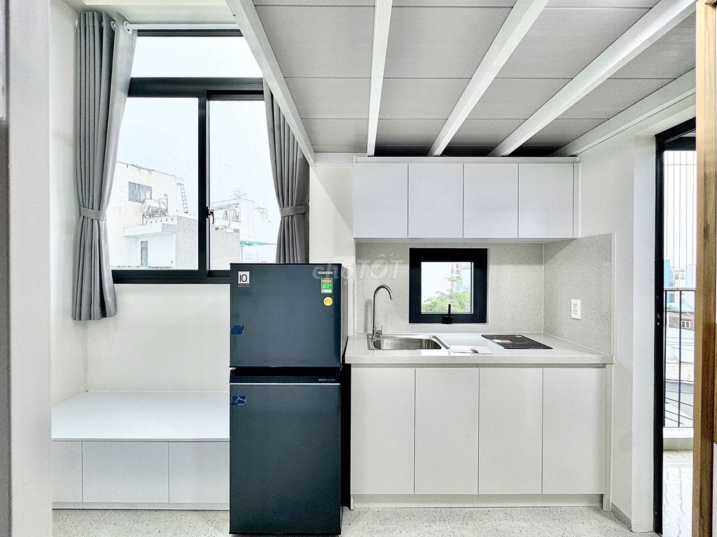 Advanced room_right next to metro peace