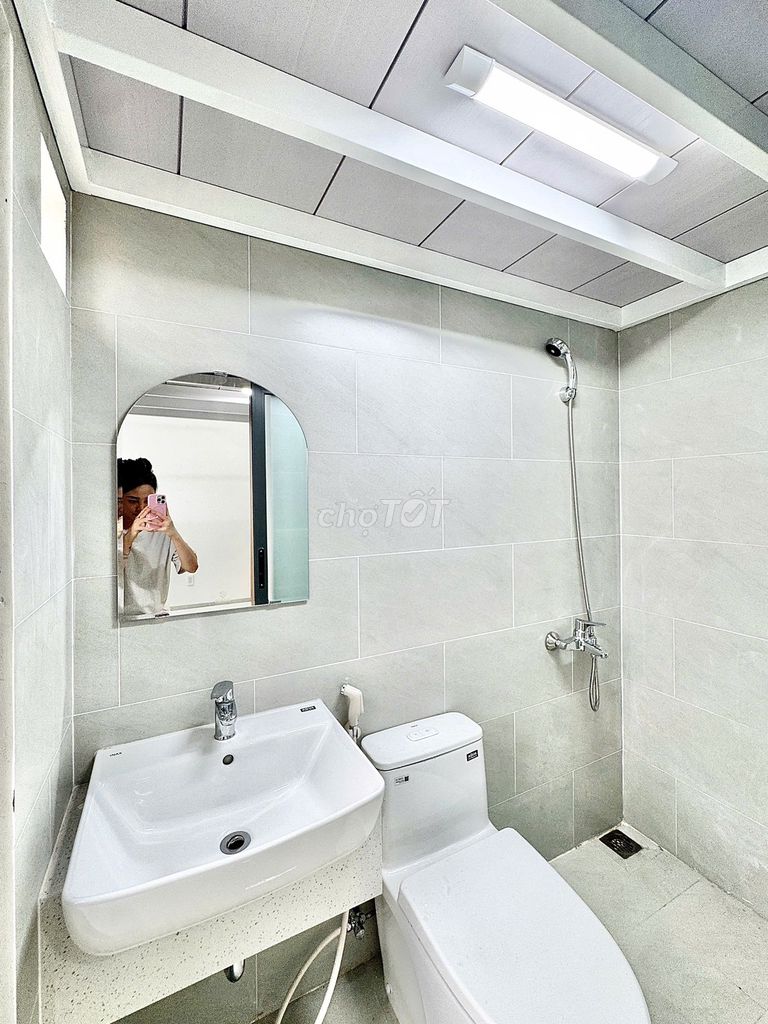 Advanced room_right next to metro peace