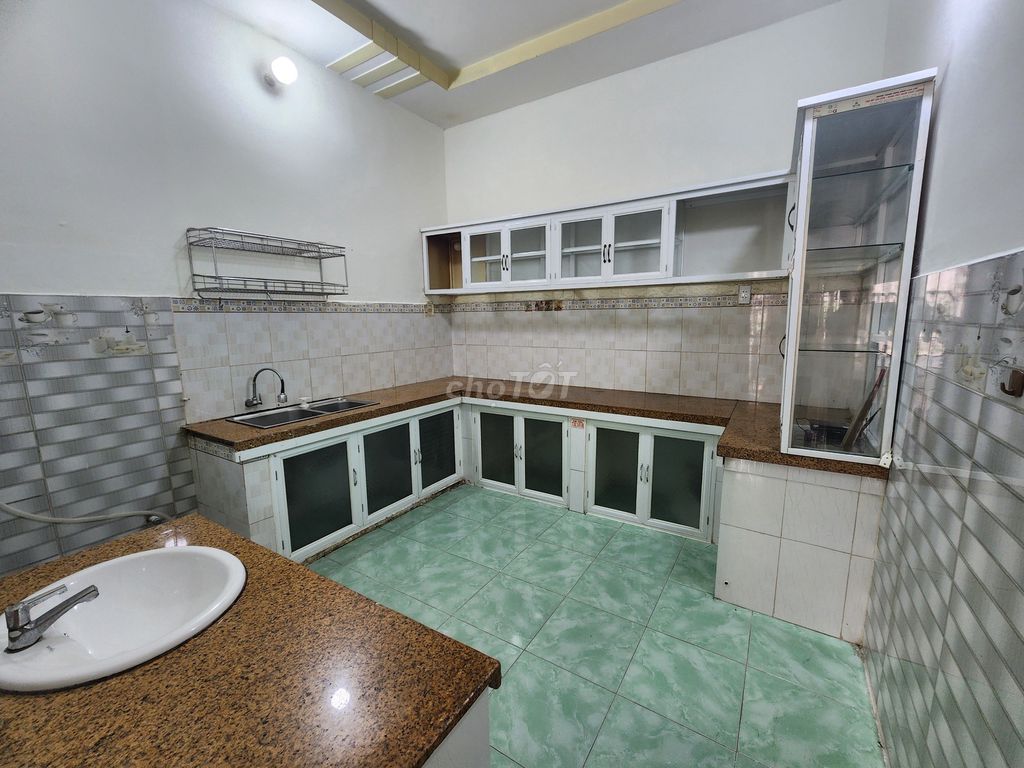 It's the owner of the new original house - Xuân Thới Sơn