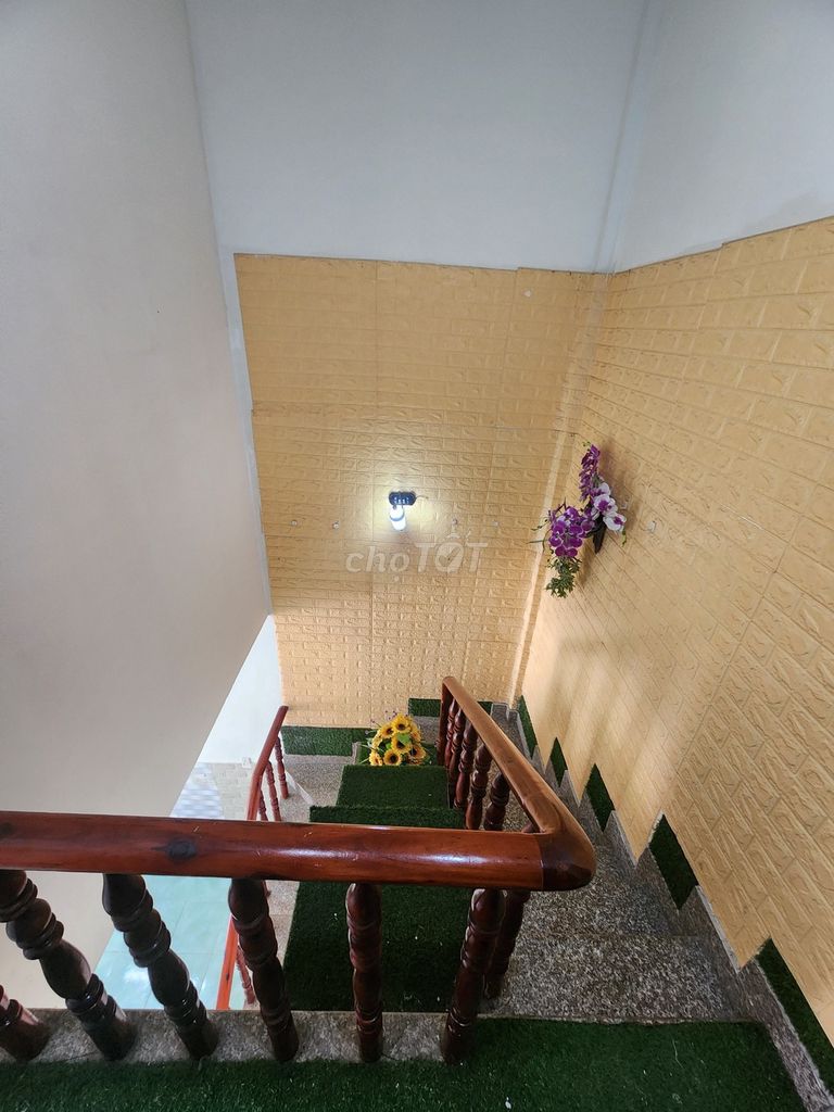 It's the owner of the new original house - Xuân Thới Sơn