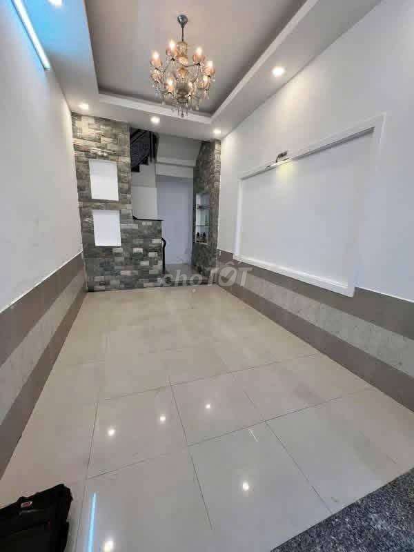 19 million cash. 3.5-514 M, 4 bedrooms 4 Nguyễn Trọng Tuyển toilets.