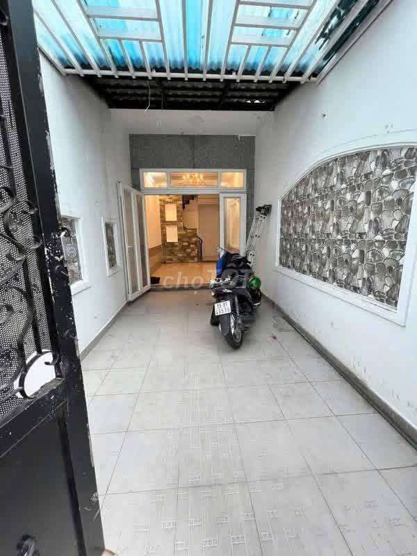 19 million cash. 3.5-514 M, 4 bedrooms 4 Nguyễn Trọng Tuyển toilets.