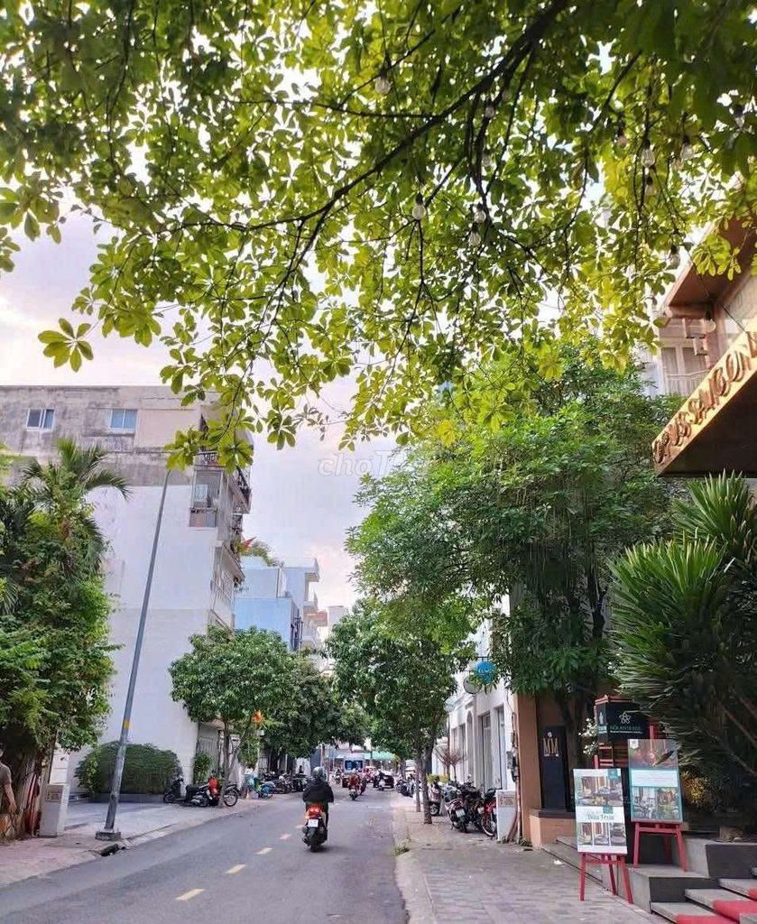 I'm the owner of rent or 20 Phan Kế Bính, District 1st December.