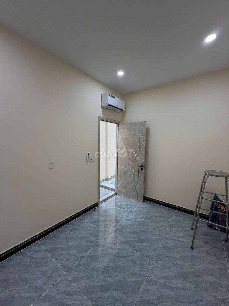 Rent New Buildings 8 meters through