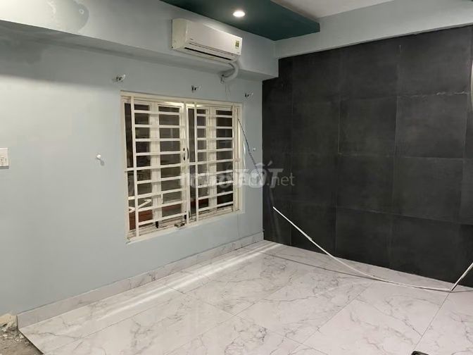 Rent two floors - the area uses 100 meters - Cách Mạng Tháng Tám (the old 10th)