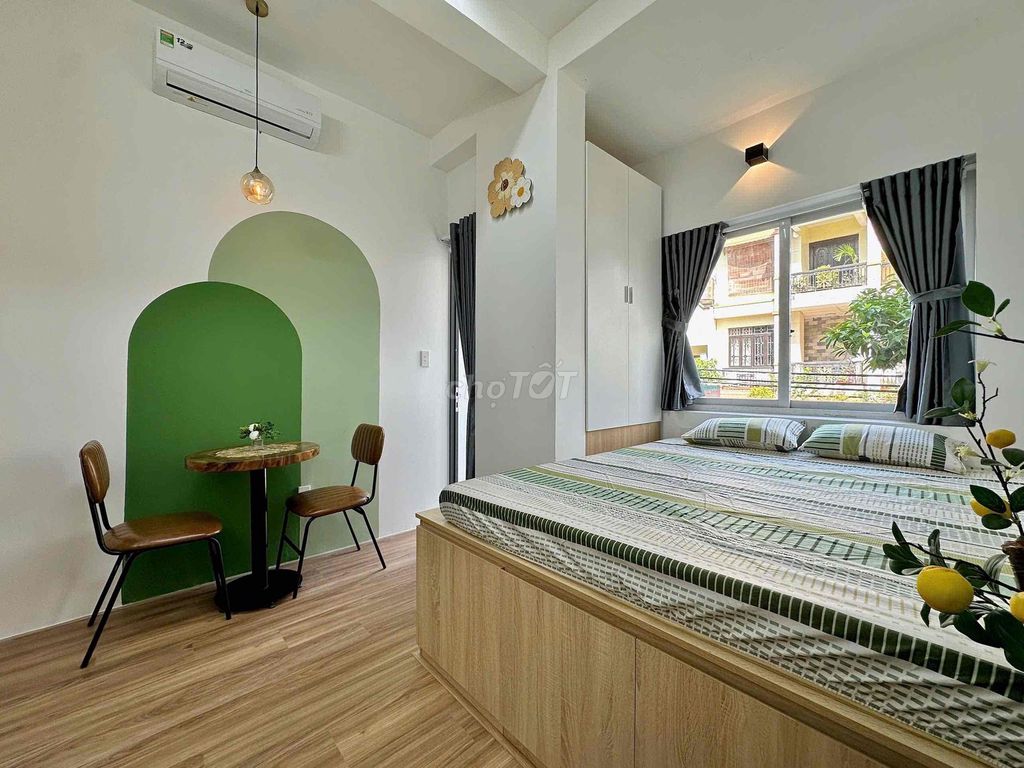 Rent a balcony studio Yên Thế, Tân Bình