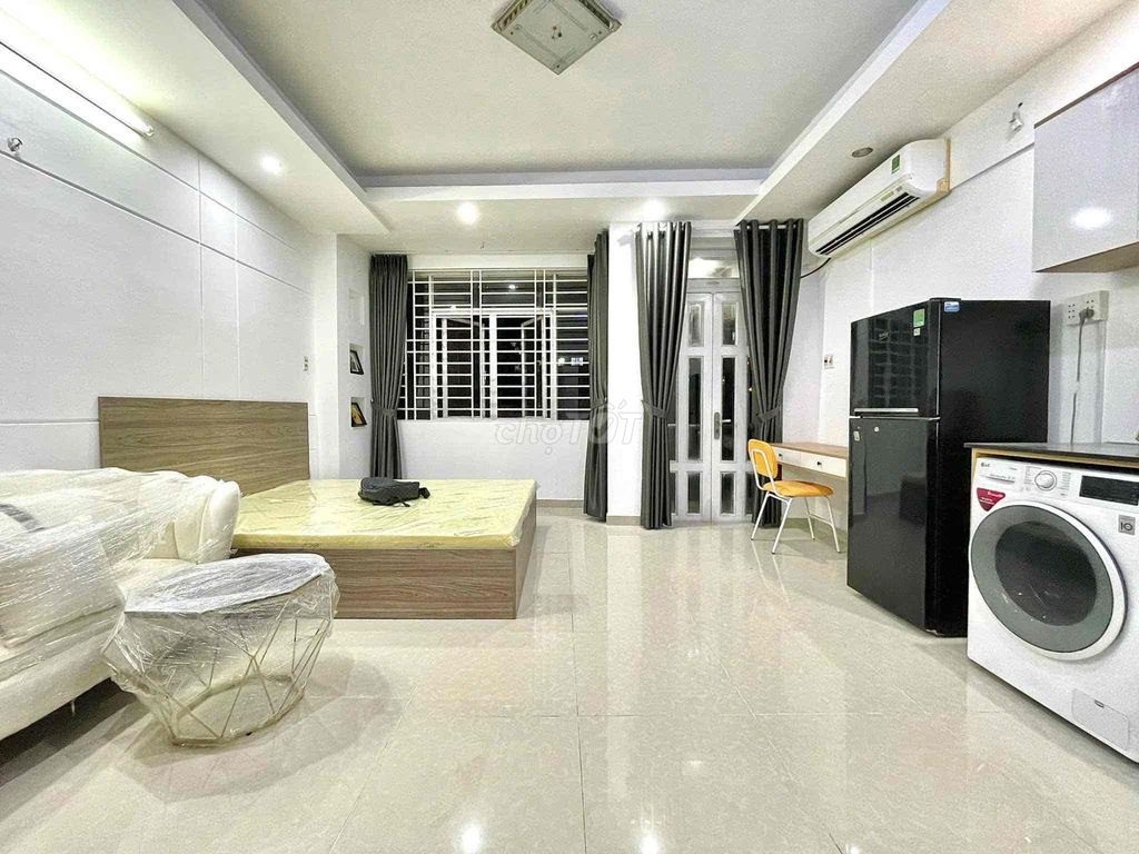 The studio is a two-room bedroom at Bình Thạnh.