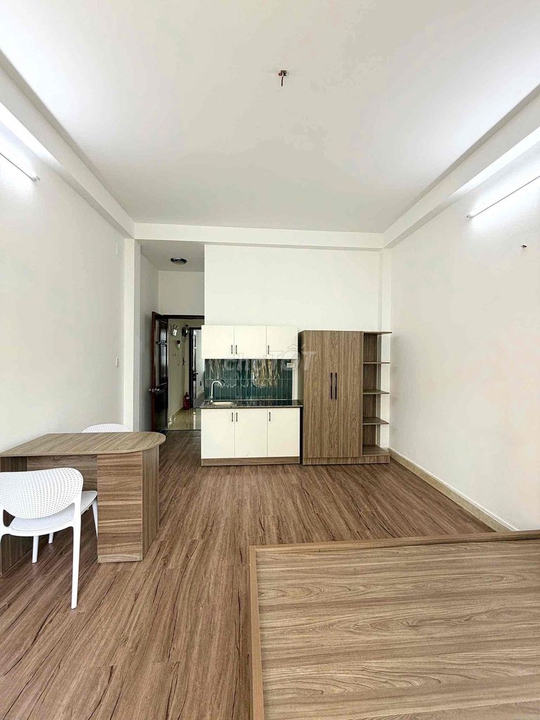 Check out the Dương Quảng Hàm balcony.