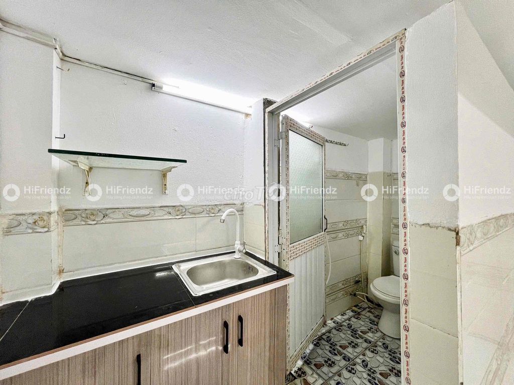 1P available - air elevator - near four security societies