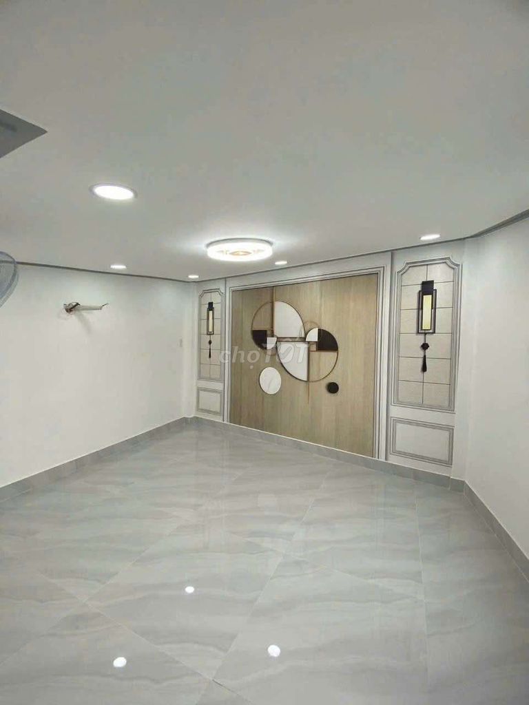 Three-story nice houses - 5-M-3 bedrooms, 3 toilets - 10 million.