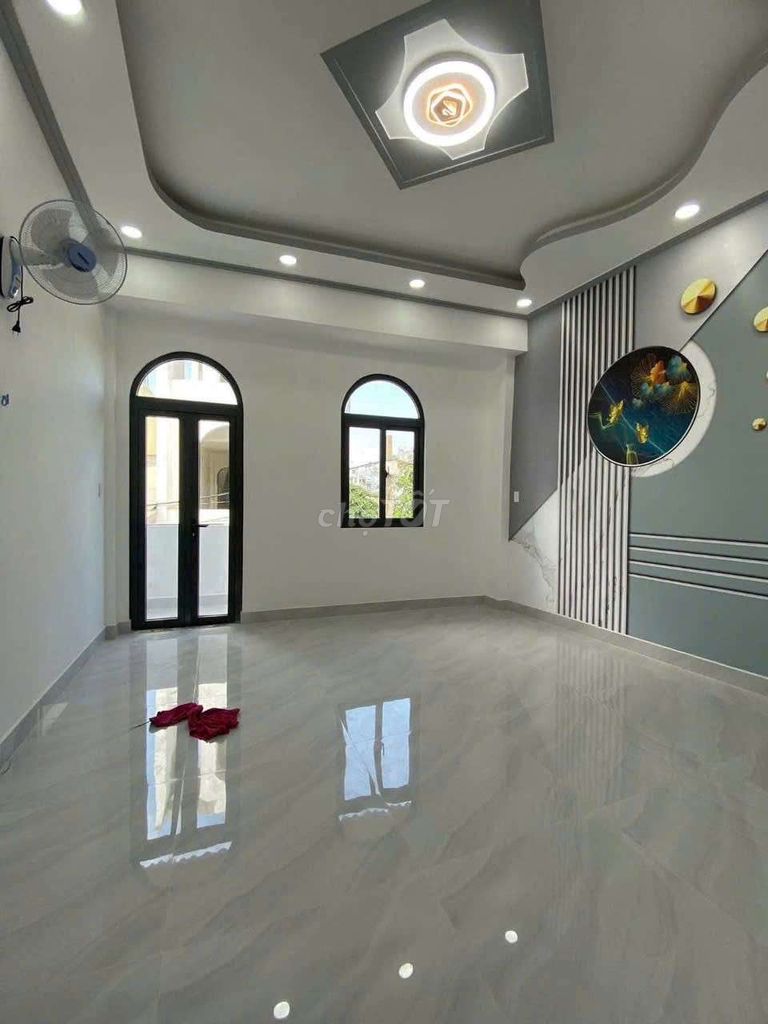 Three-story nice houses - 5-M-3 bedrooms, 3 toilets - 10 million.