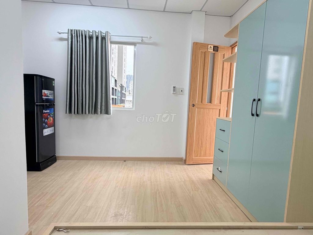 County 4 for rent near Nguyễn Tất Thành University, Law University