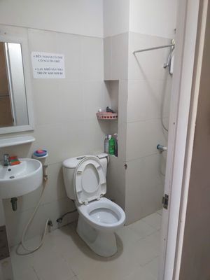 Civilized dorm room in Bình Tân for starters