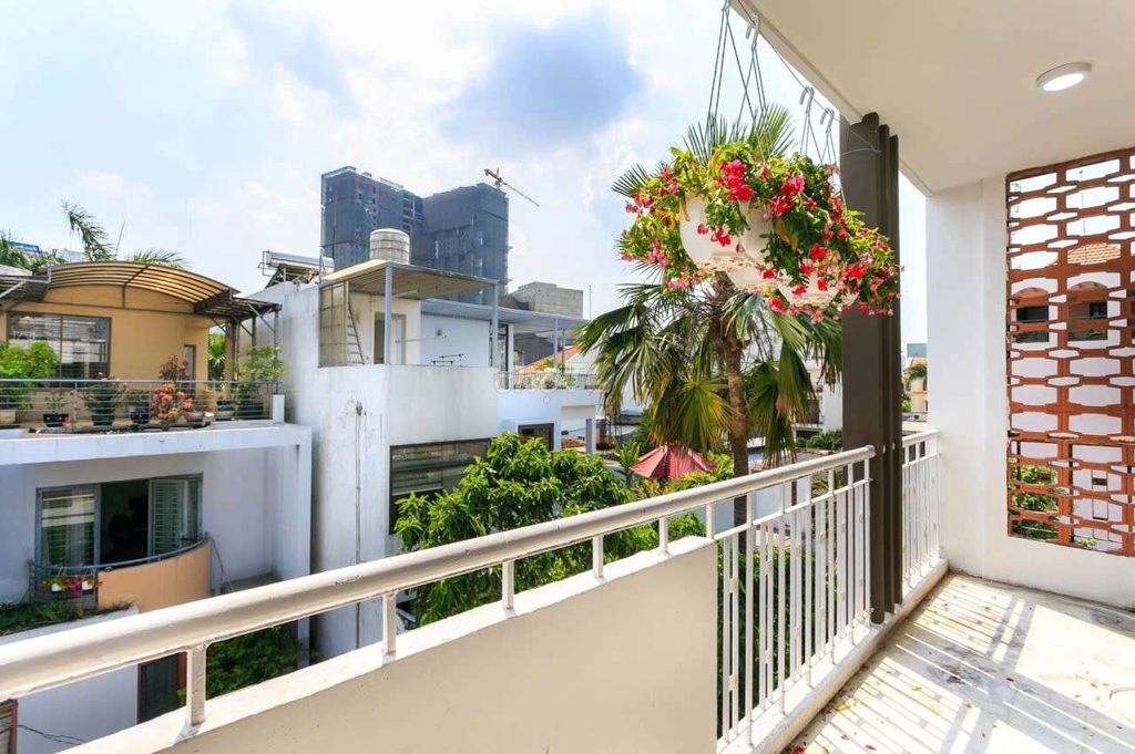 The studio apartment 1 .40 m .Full Seven near the Holy Church, the Turtle Lake