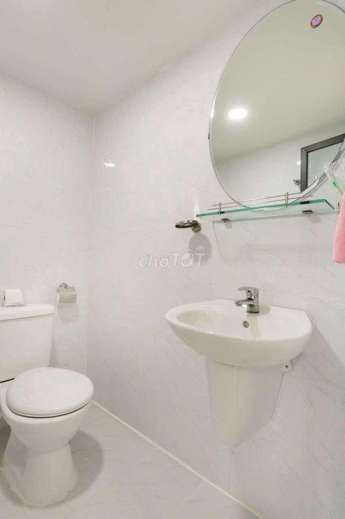 The studio apartment 1 .40 m .Full Seven near the Holy Church, the Turtle Lake