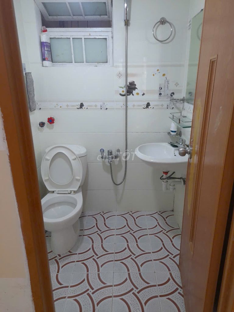 First floor motel, Đồng Nai District10 next to st Go. 2.8 million.