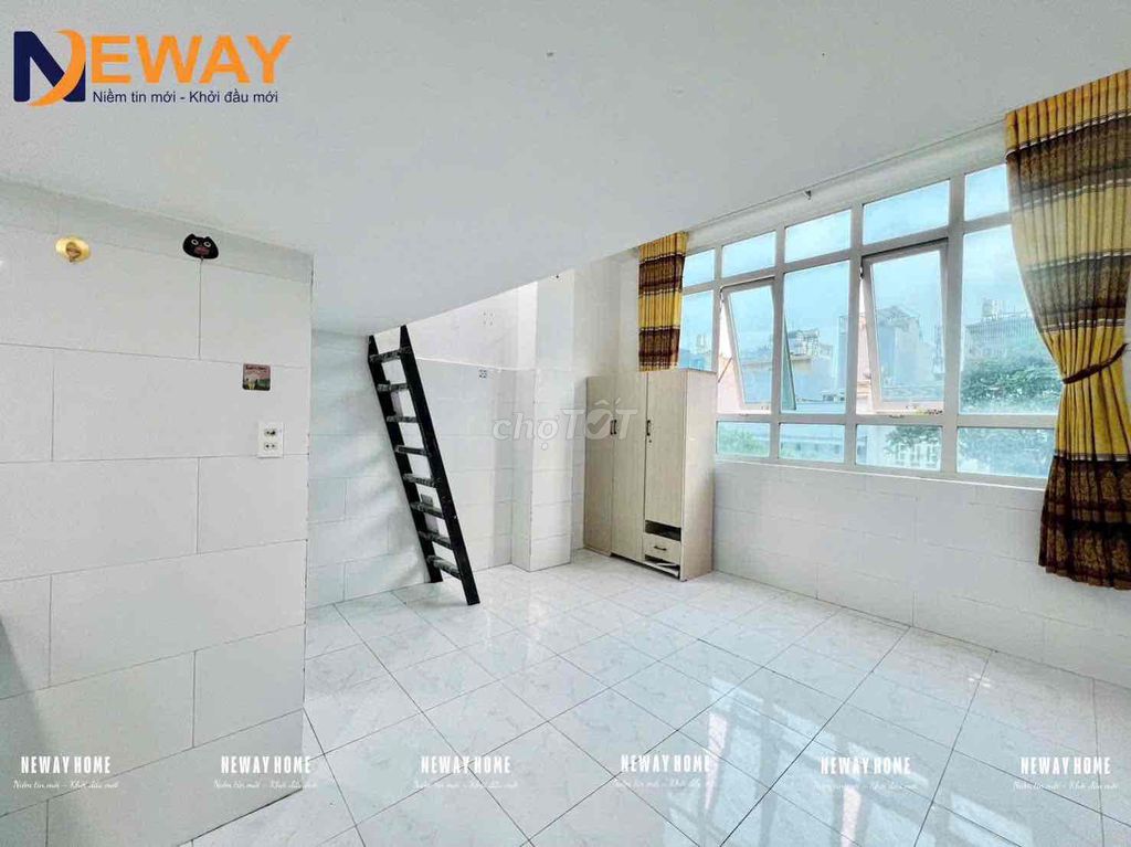 Renting the Seven Kingdoms Doors near aeon Mall University of Business