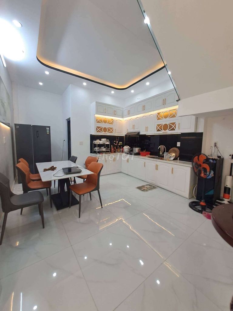 Rent a nice street - area 4 X18 M - Huỳnh Tấn Phát - Phú Thuận district 7