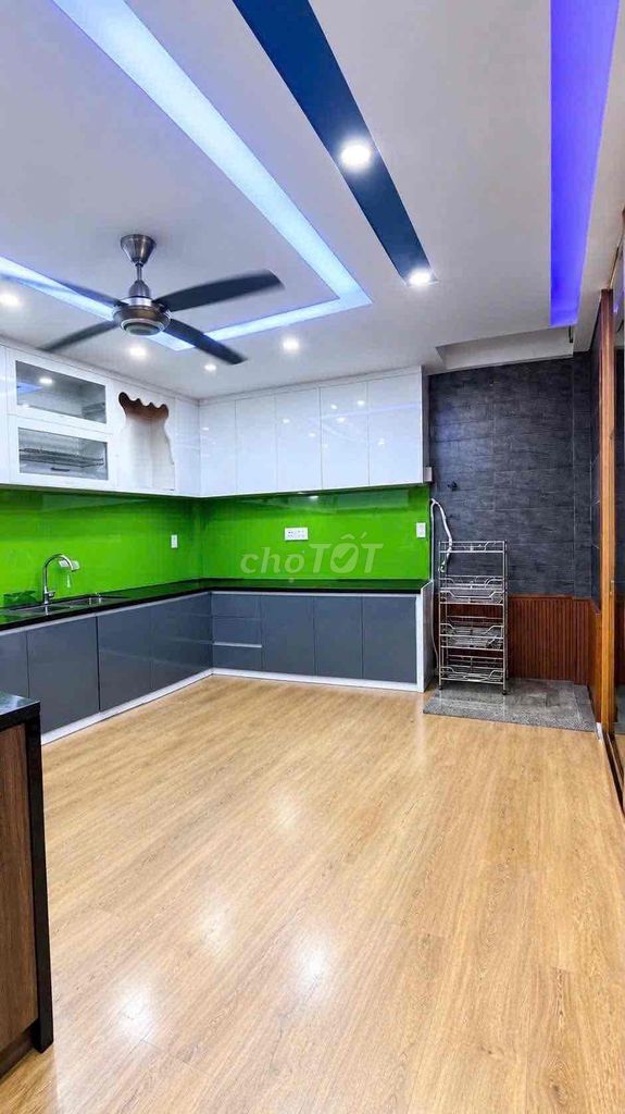 Hall 6 M Gò Dầu for the second floor rent. Four bedrooms, four toilets. New Home
