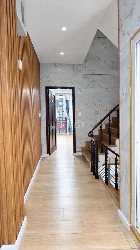 Hall 6 M Gò Dầu for the second floor rent. Four bedrooms, four toilets. New Home