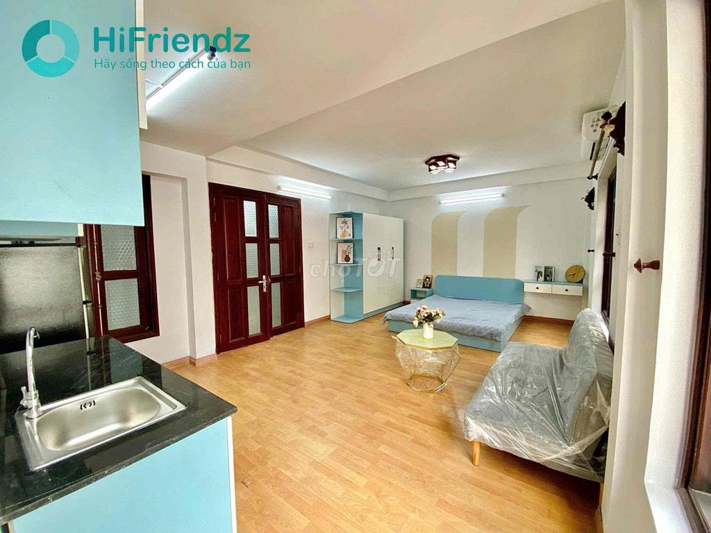 Next to the botonica, the balcony apartment-full interior near the airport.