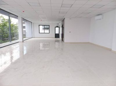 office building-- plus five floors floating--700 meters of Trần Não Zq1 District 2.