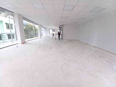 office building-- plus five floors floating--700 meters of Trần Não Zq1 District 2.