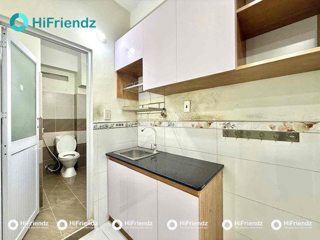 A large kitchen bedroom with elevators near flower village park