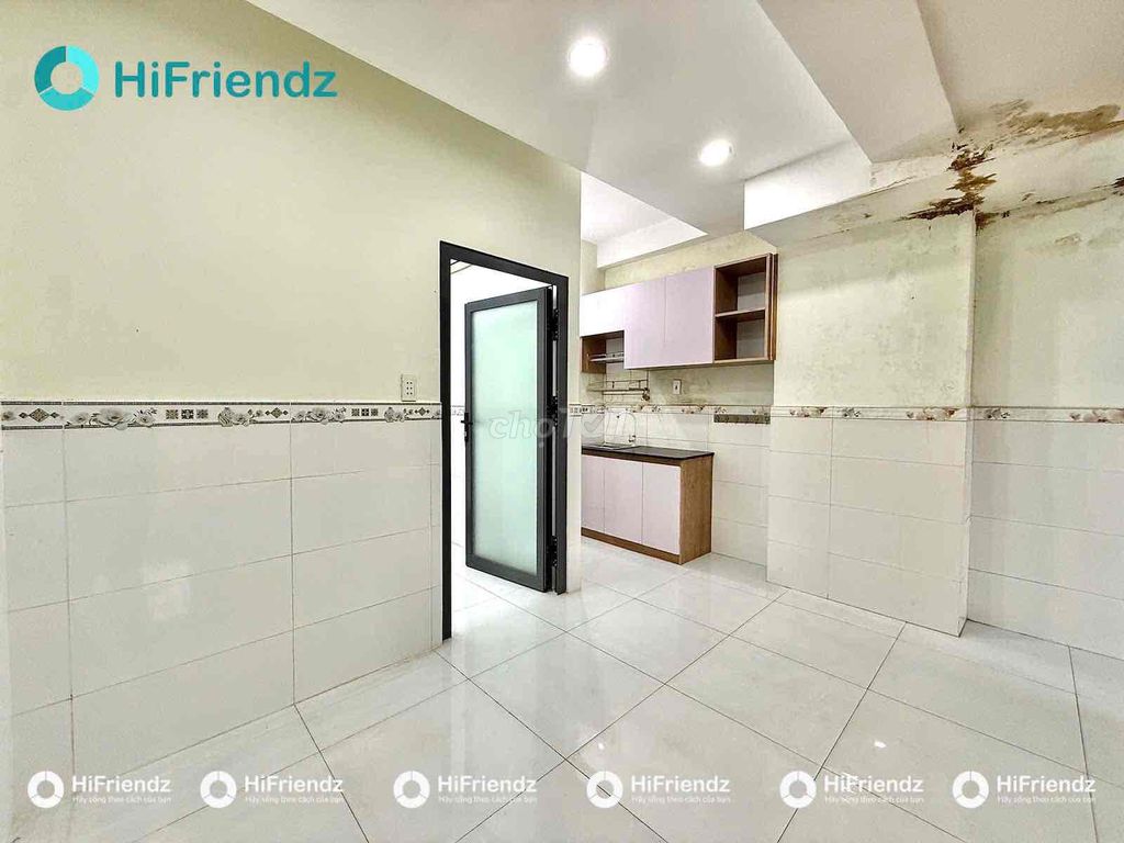 A large kitchen bedroom with elevators near flower village park