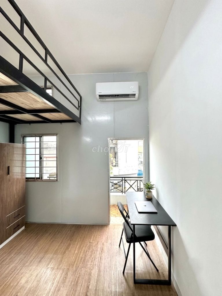 New room complete, balcony. In the face of Thailand