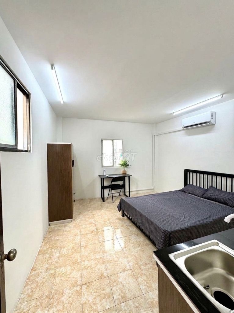 New room complete, balcony. In the face of Thailand