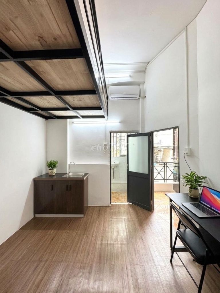 New room complete, balcony. In the face of Thailand