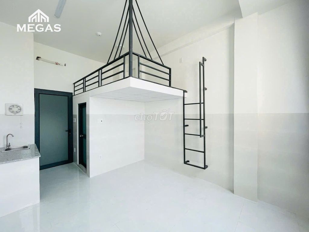 This apartment is super wide, open - right here. Điện Biên Phủ, blue row.