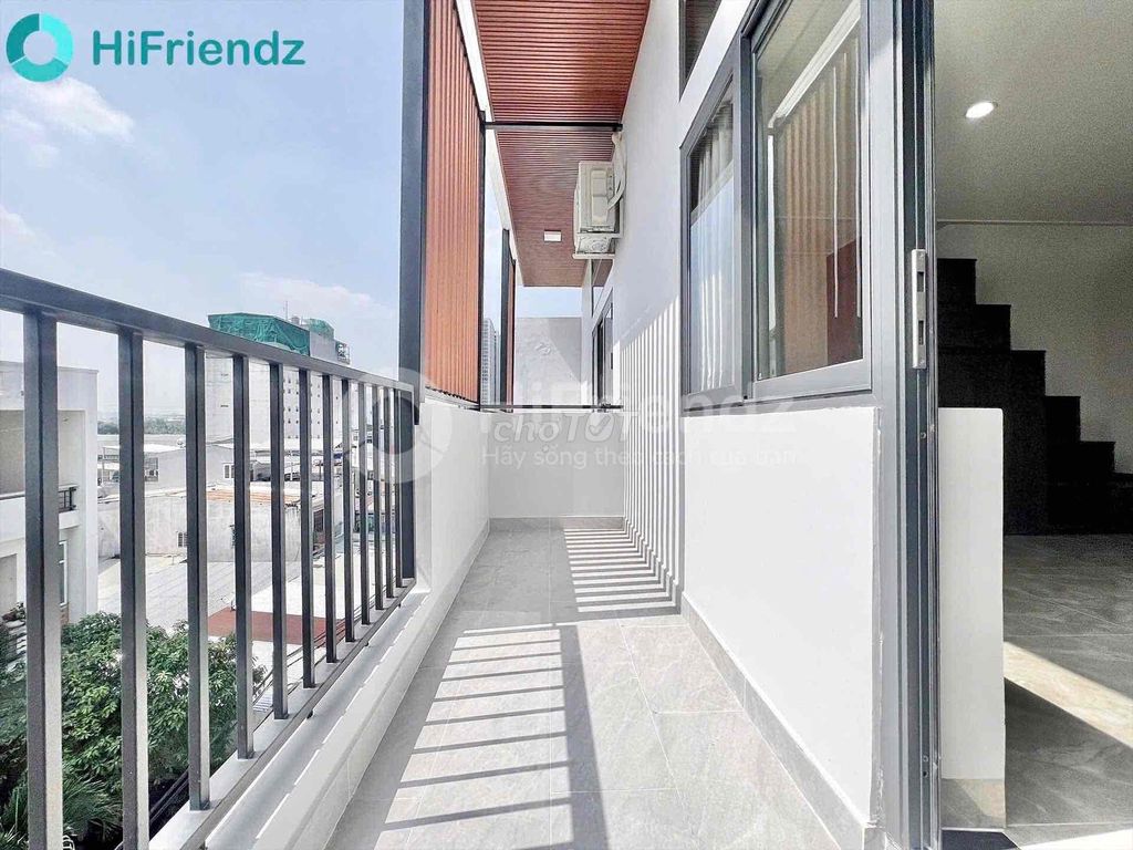 renting a large car - balconies - costing almost ten thousand almonds