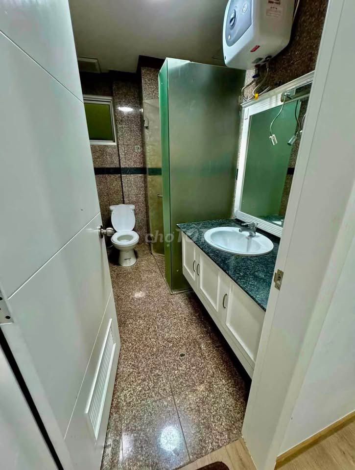 Rent C/c Plaza Republic three bedrooms renting 15 million a month. Good interior.
