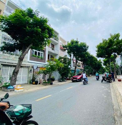 A mtkd 40th Street is a good rate of price. 25 million a month.