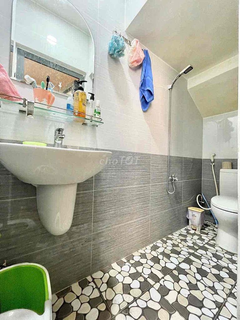 I need this room in Phú Nhuận.