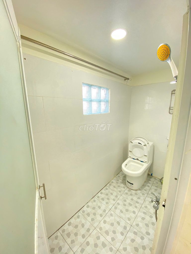 Rent room at 350 Huỳnh Tấn Phát.