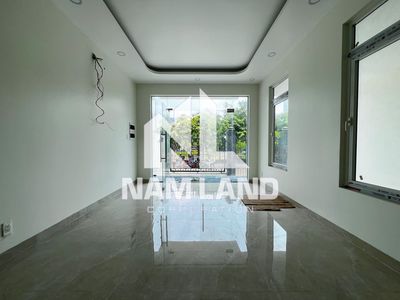 The new house is 100%.7 x 20 meters. 4 floors of Nguyễn Hoàng-Gh.