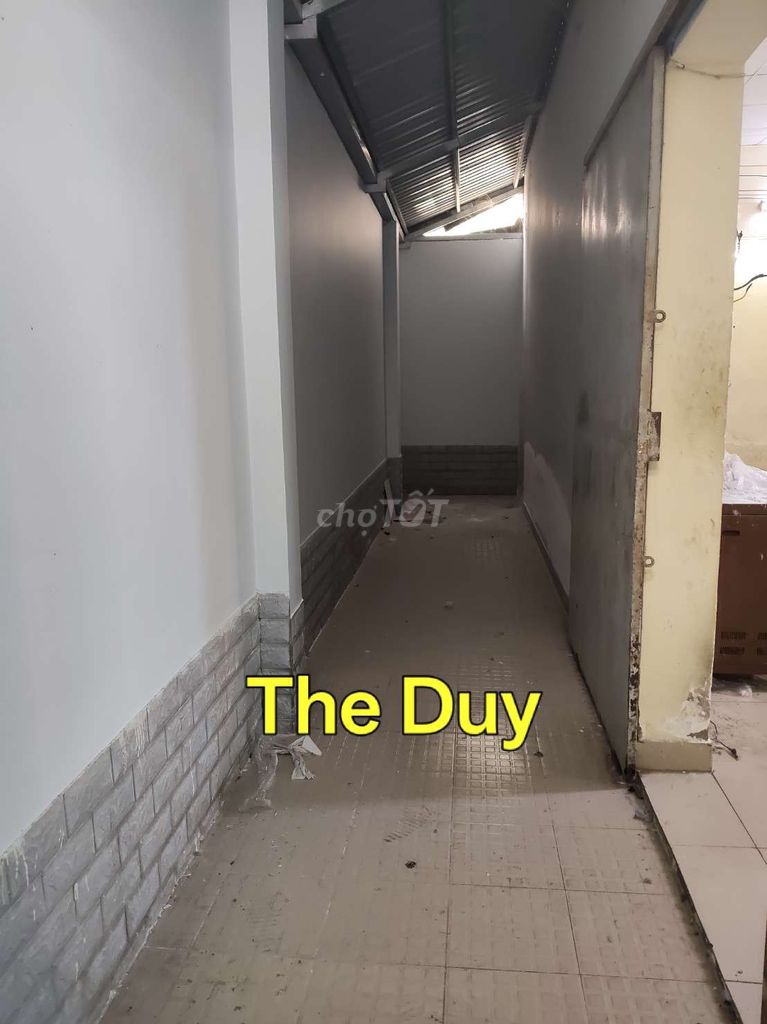 To the Dương Bạch Mai studio.