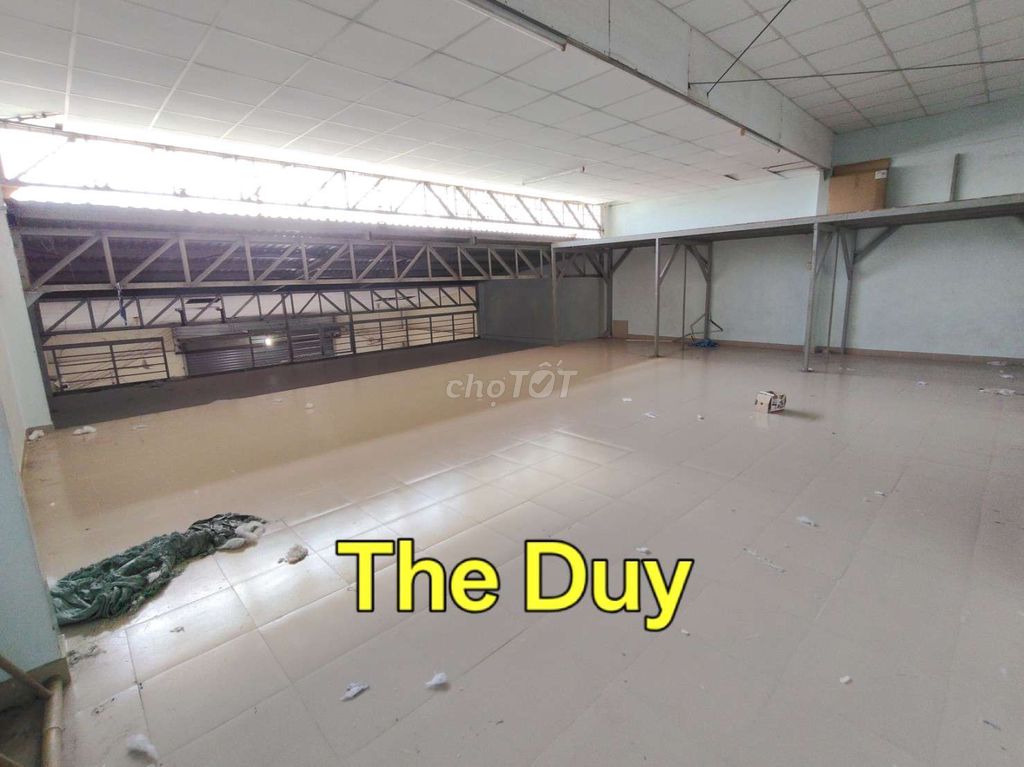 To the Dương Bạch Mai studio.