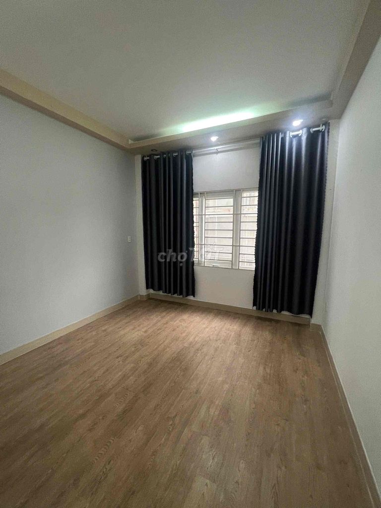 Rent the original house-- Nguyễn Văn Thương, Bình Thạnh