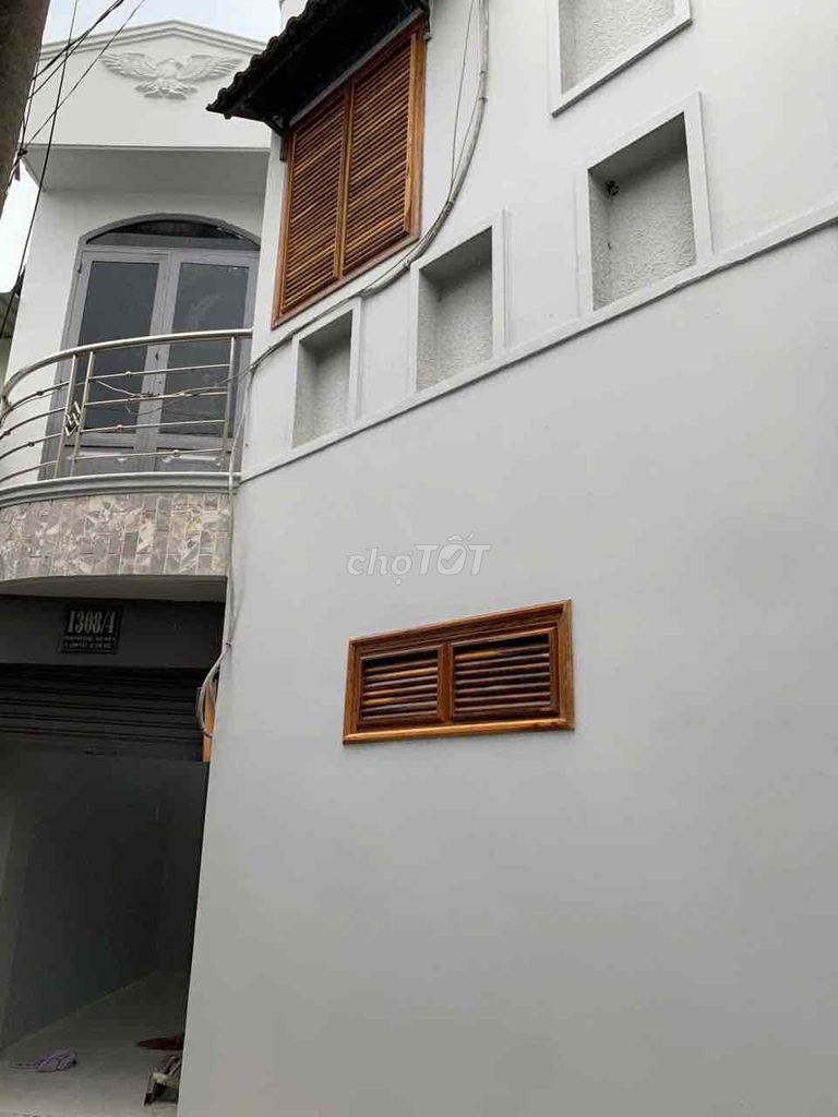 The owner rented the original Thủ Đức-Linh Tây.