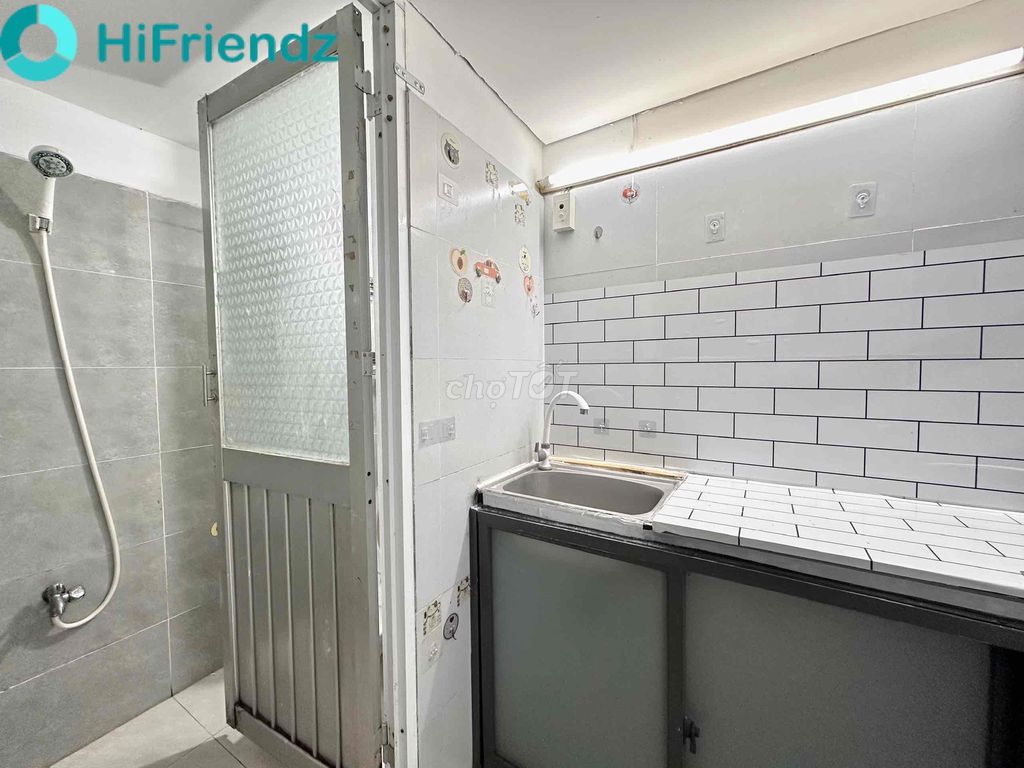 Rent a new building with a Royal Parks Department. Four-Folder Cross. Sen.