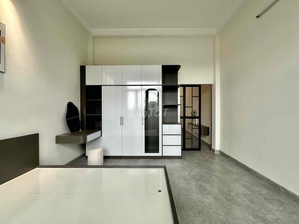 apartment 50 meters 2 right on Lý Thường Kiệt.